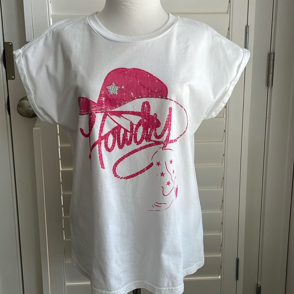 Blue B Collection womens white short sleeve western HOWDY graphics top EUC